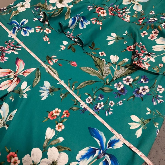 Plus Strappy Floral Peplum Jumpsuit - Picture 6 of 6